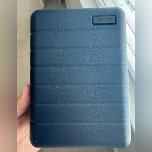 New United X Away Blue Travel/Toiletry Case Full Kit